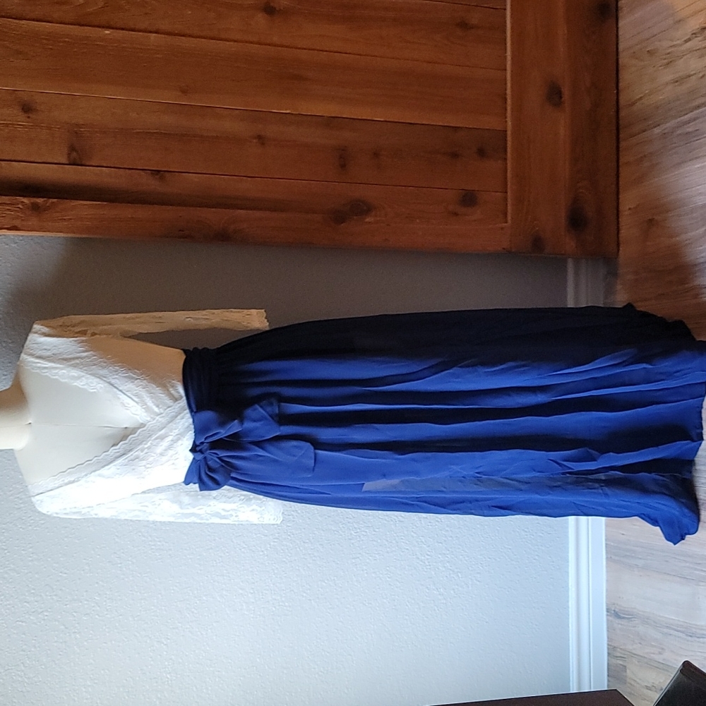 NWT Lace Gown Size Medium